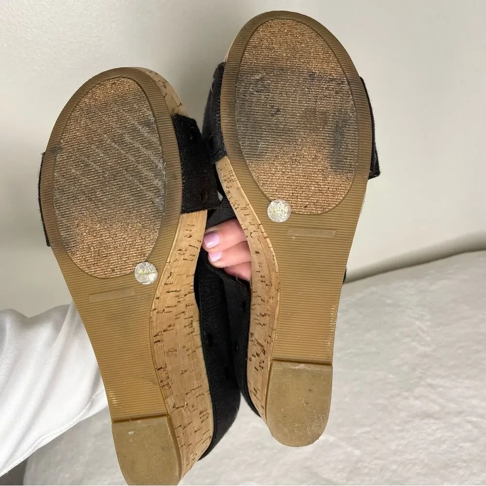 Lucky Brand Miller 2 Sandals Fabric Wedge Cork Heel Crisscross Black Size 9